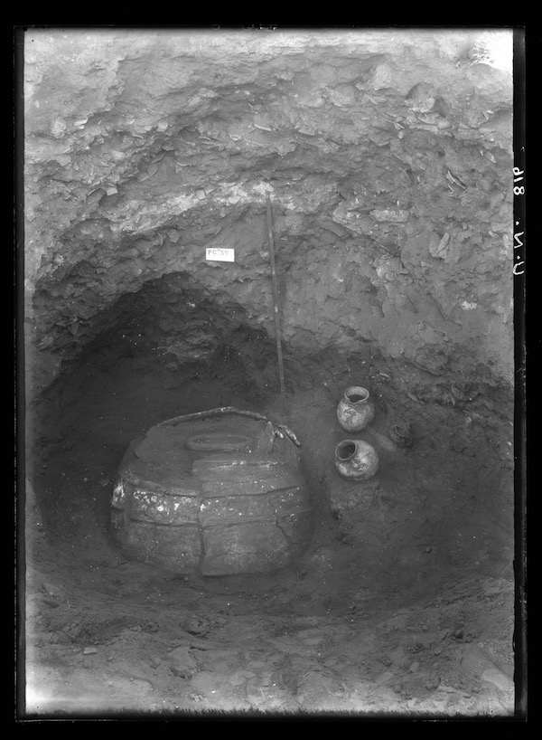 Field photograph from Woolley's excavations